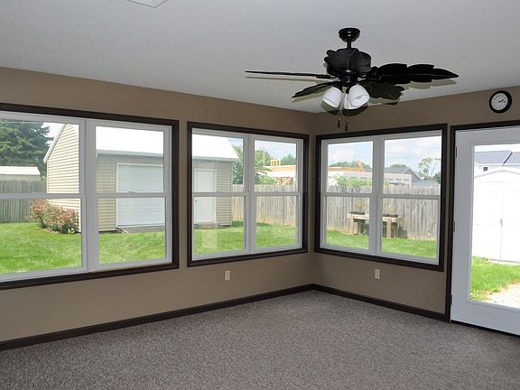 4th image of 317 Golden Dr N