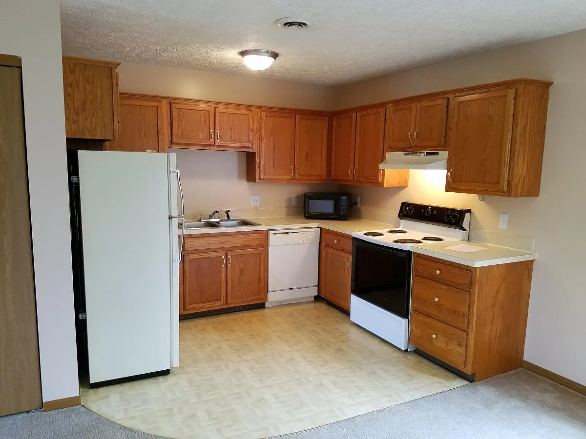 2 bed, 800 sqft, $785 — Photo 2