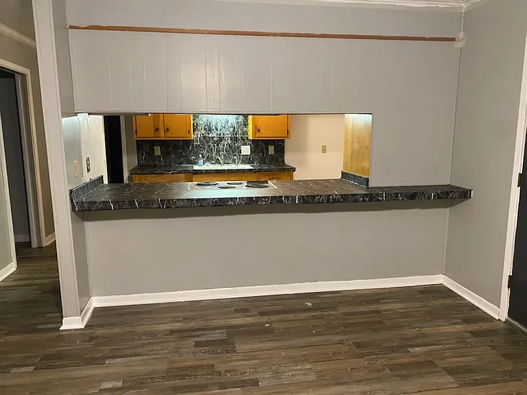 1402 S Georgia St — Photo 1