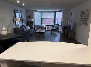 12 W Maple St #3B, Chicago, IL 60610