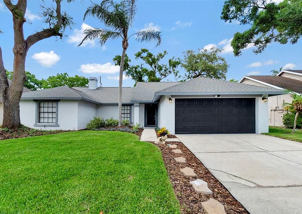 1st image of 15026 Redcliff Dr