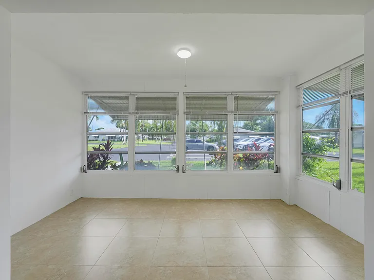 1142 Circle Ter W #C — Photo 4