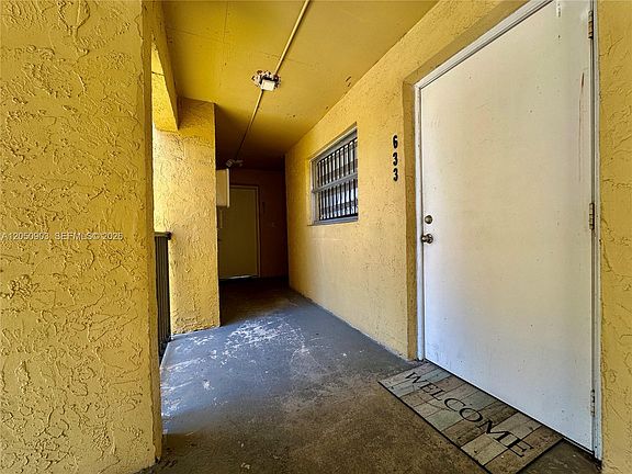 5th image of 15430 SW 82nd Ln APT 633