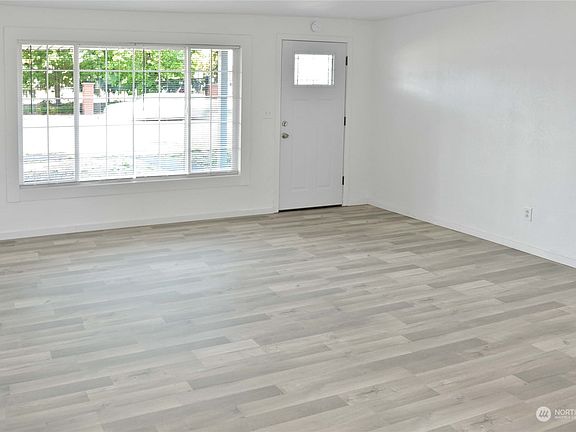 3rd image of 1521 S Sprague Avenue