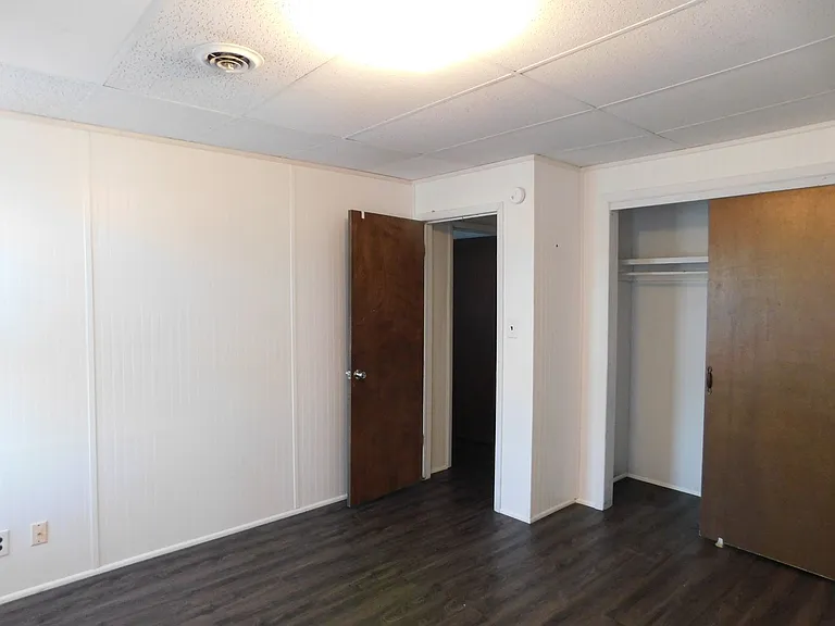 Skelly Building Apartments — Photo 9