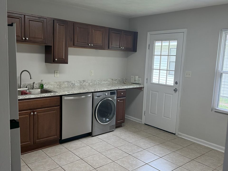1st image of 116 Armon Ave #1