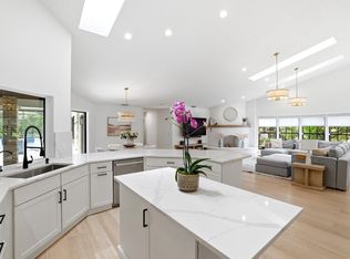15395 Meadow Wood Drive, Wellington, FL 33414