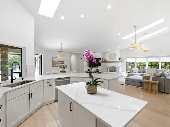 15395 Meadow Wood Drive, Wellington, FL 33414