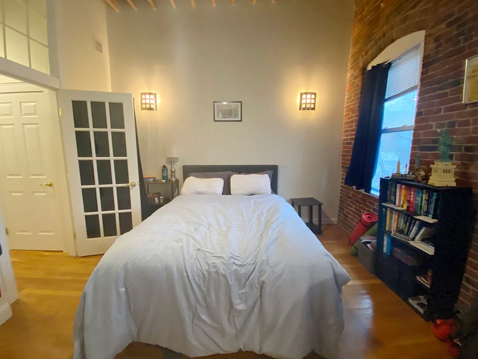 2 bed, 1.0 bath, 740 sqft, $3,200 — Photo 3