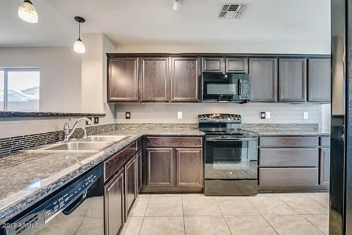 2193 E Stacey Rd — Photo 2