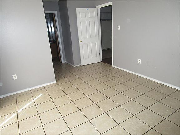 5th image of 109 Meudon St