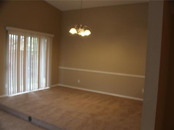 4th image of 6310 Fallbrook Dr