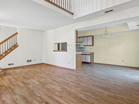 4th image of 9320 Meadowview Dr