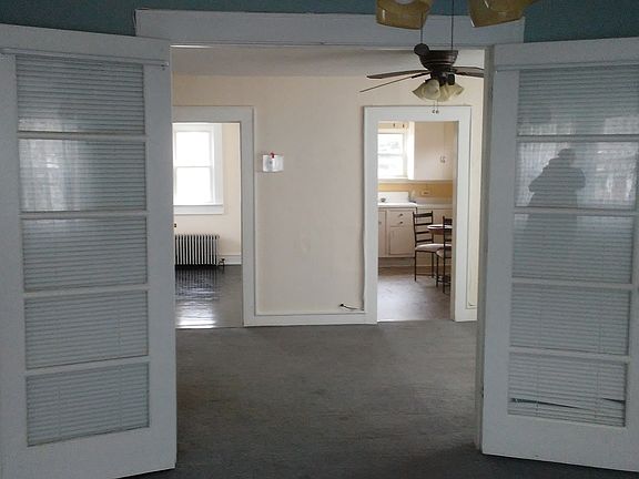 up bedrm french doors