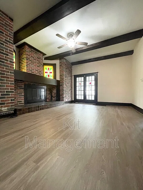 Bright 2-Bed, 2-Bath Gem in Toledo Updated, Spacious, and Move-In Ready! — Photo 2