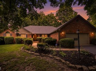 1239 S Peace St, Greenfield, IN 46140