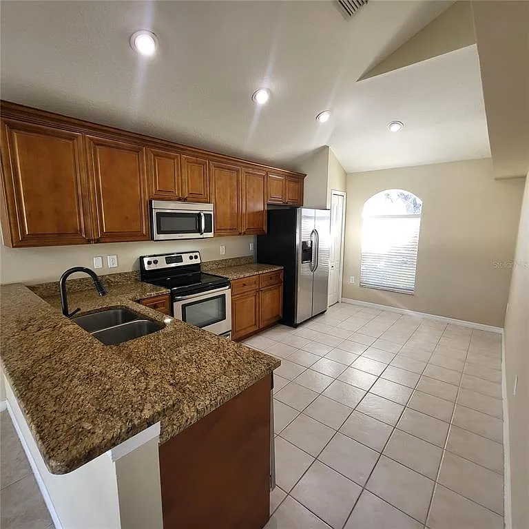 4 bed, 2.5 bath, 1791 sqft, $2,499 — Photo 4