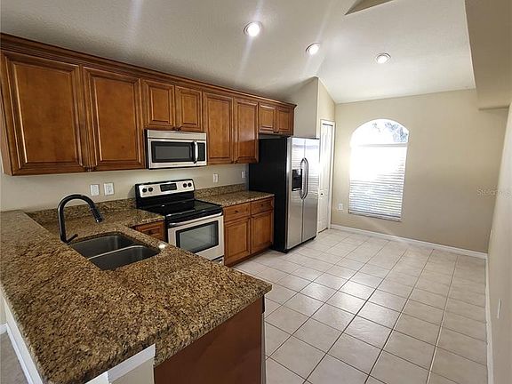 4th image of 25903 Bloomsbury Ct
