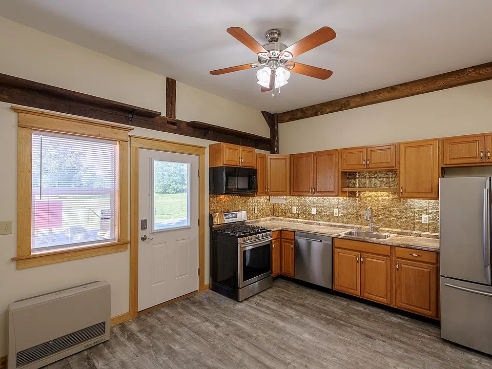Kitchen/Living Area