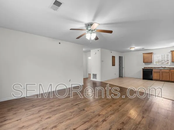 3 Village Dr #301, Cape Girardeau, MO 63701