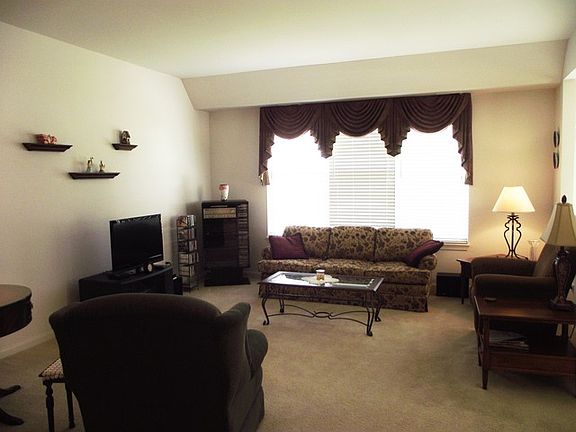4th image of 11290 Heatherdale Ln