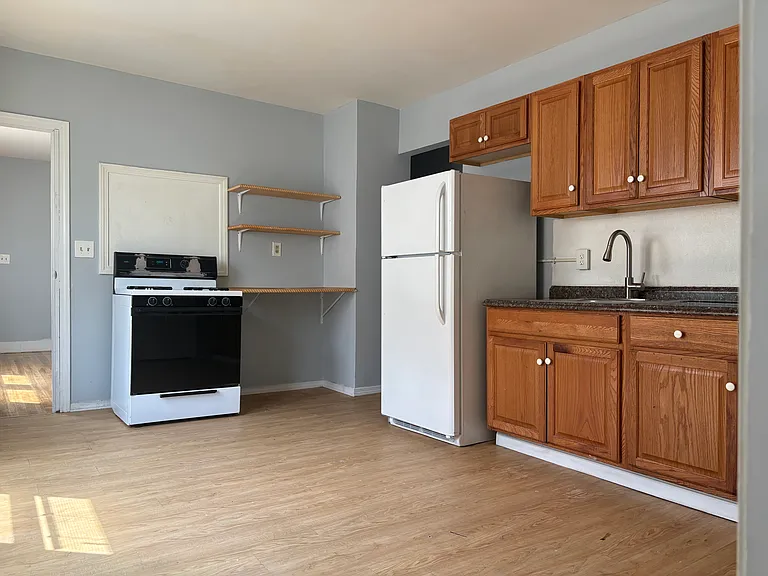 47 Irion St #49 — Photo 10