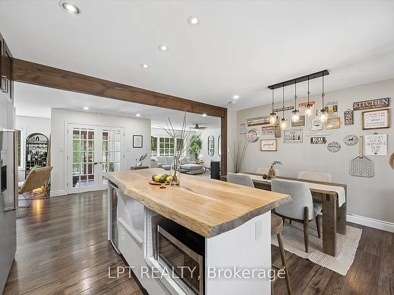22 Louisa St E — Photo 13