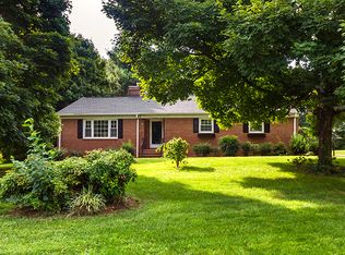 2501 Fairway Dr, Greensboro, NC 27408