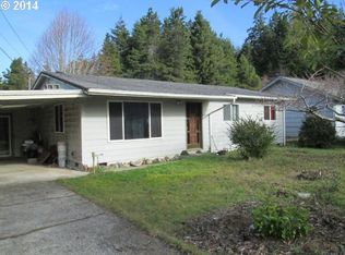 520 Kings Ave, Lakeside, OR 97449