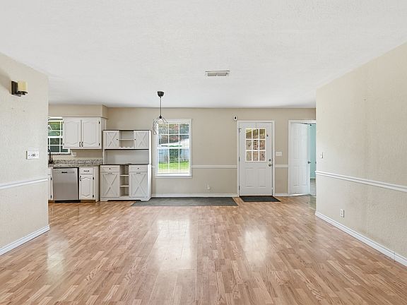 4th image of 2205 Canyon Cir