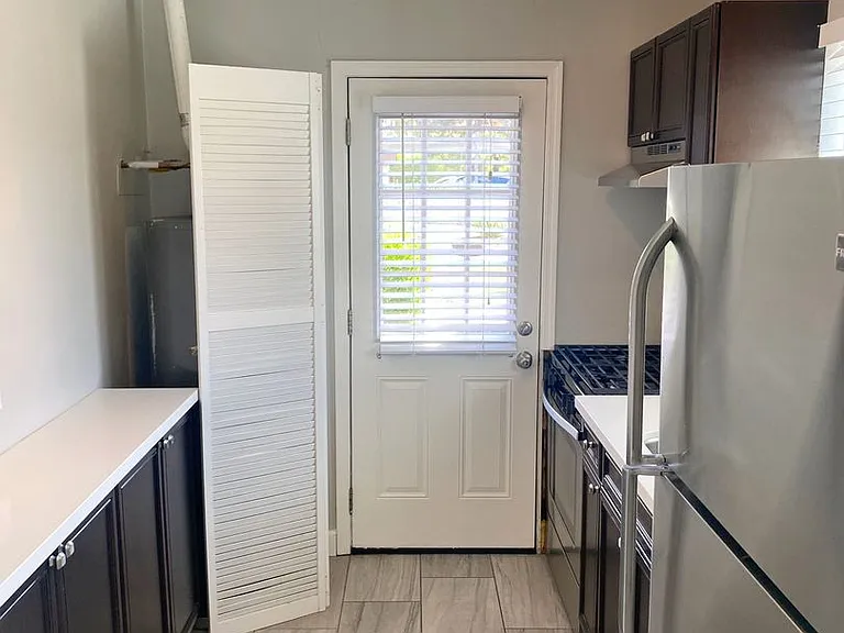 114 E Mariposa St #1 — Photo 7