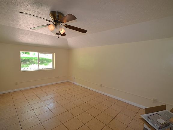 3rd image of 3512 W Queen Ann Ct