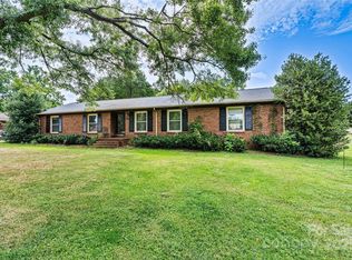 693 Fielding Rd, Charlotte, NC 28214