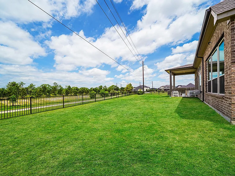 5802 Emerald Ranch Ln — Photo 43