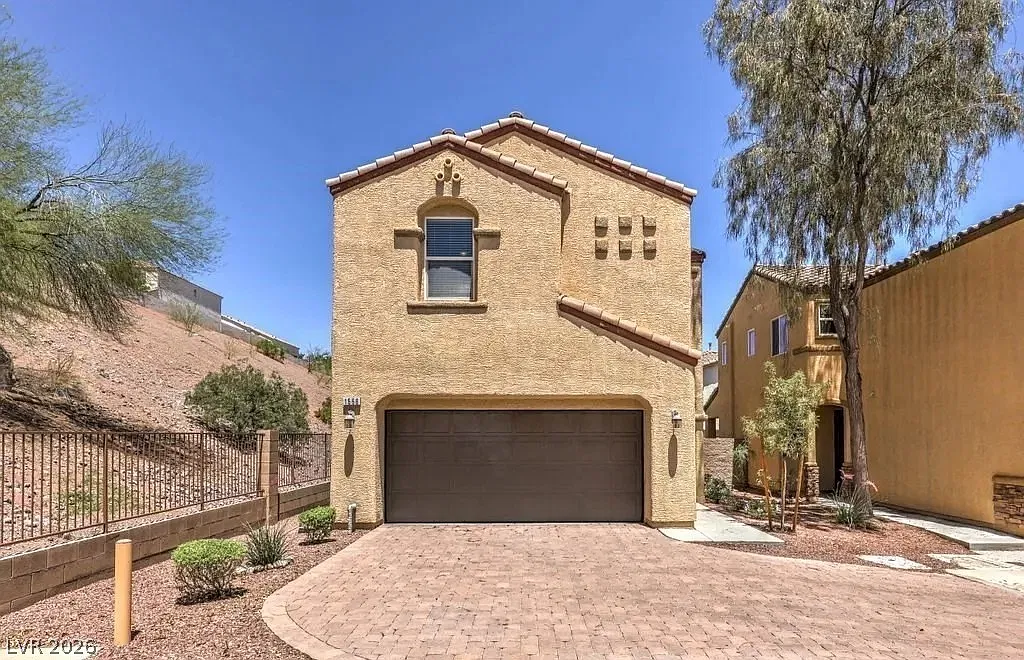 3 bed, 2.5 bath, 1597 sqft, $2,350 — Photo 1