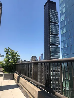 Rented by 280 Park Avenue South Realty | media 19