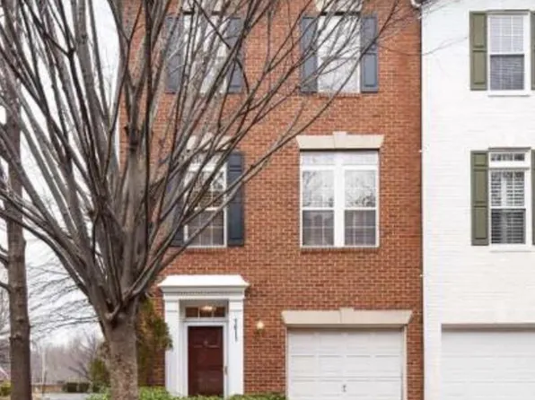 5013 Waple Ln, Alexandria, VA 22304
