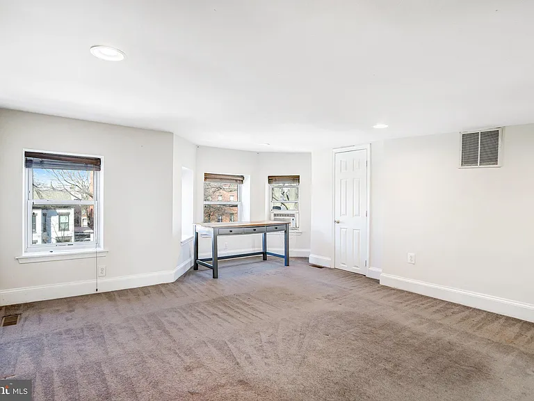 12 Rhode Island Ave NW — Photo 46