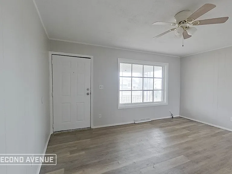 689 Lucille Dr — Photo 5