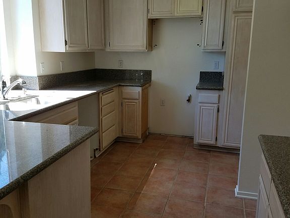 3rd image of 1221 Westbrook Dr