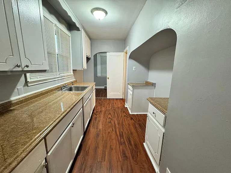 9131 Manor St — Photo 5