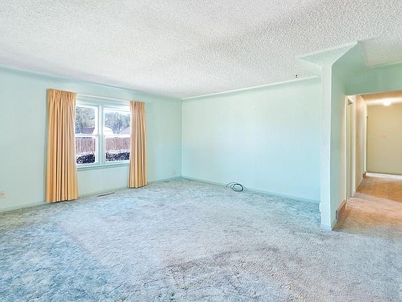 5th image of 616 Ardath Ln
