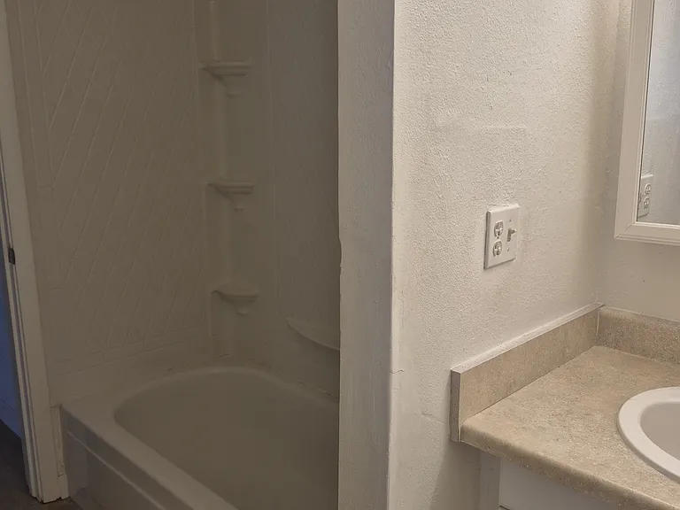 5030 El Camino Dr #13 — Photo 8