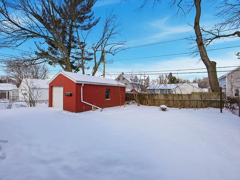 406 Tarrington Rd — Photo 34