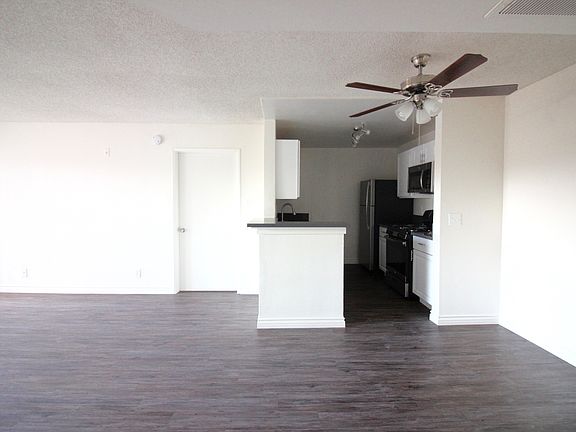 5th image of 1727 Grismer Ave #101