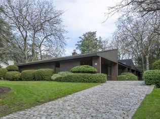 1168 Carey Rd, Oakville, ON L6J2E4