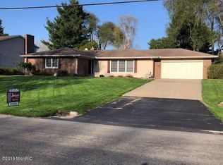 292 Lodge Ln, Kalamazoo, MI 49009