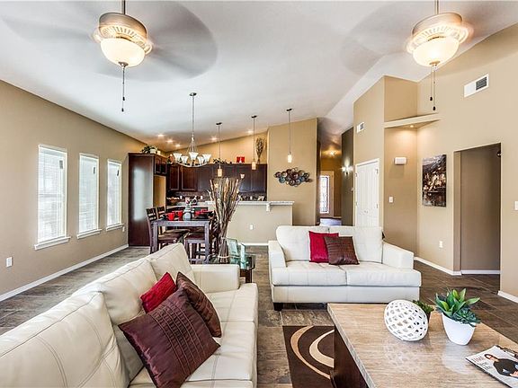 5th image of 14326 Loma Esmeralda Dr