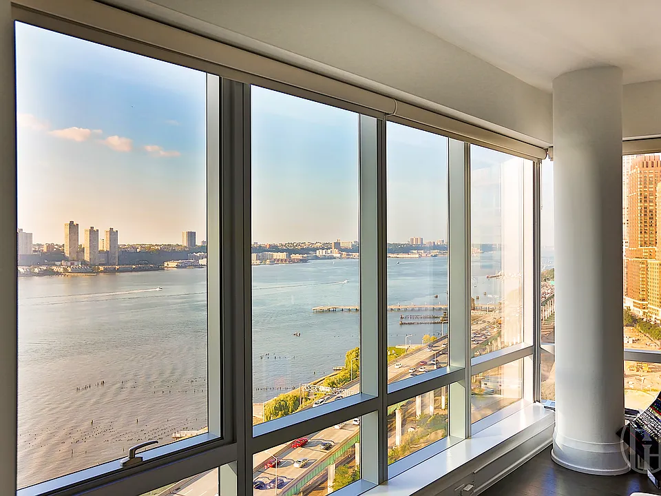 50 Riverside Blvd #20B