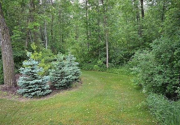 4th image of N5468 Loraine Dr